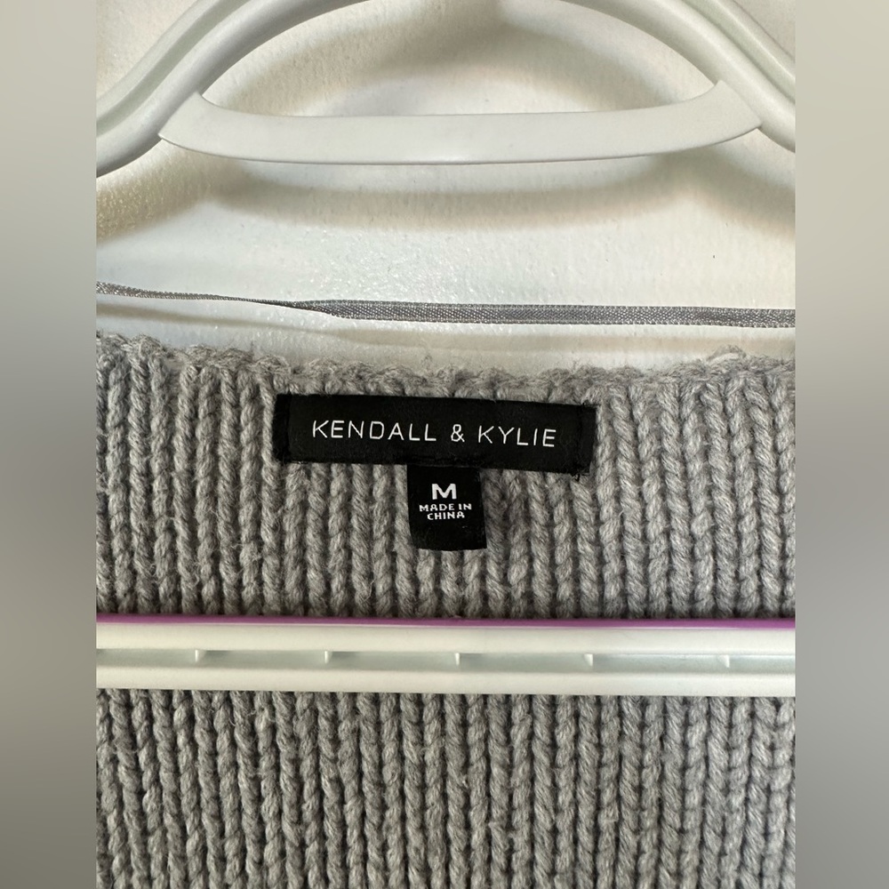 Sweater - Picture 4 of 4